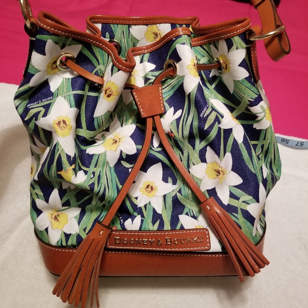 Dooney & Bourke Bag